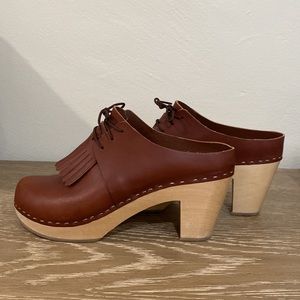 BRYR CLOGS CAMILLA BLOCK HEEL WITH KILT. Whiskey in size 39
